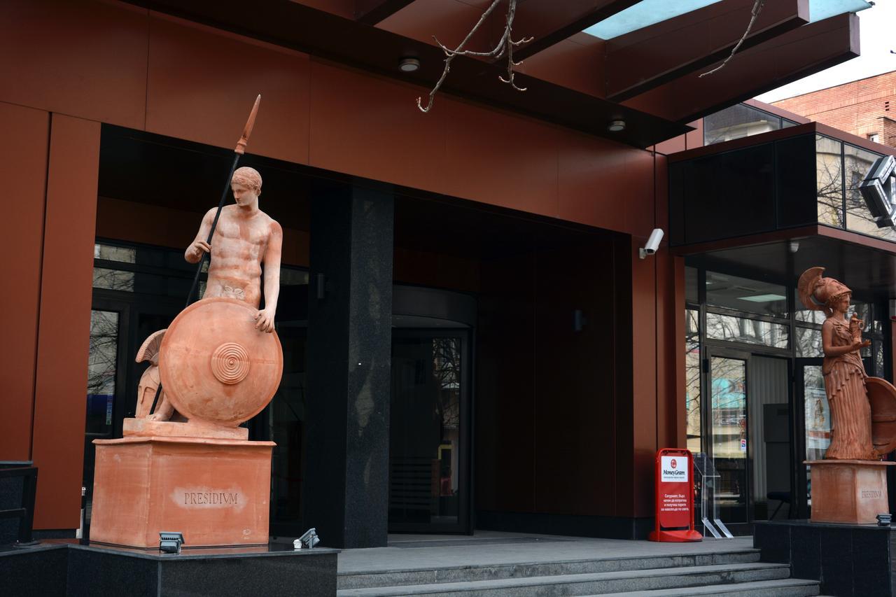Hotel Presidivm Palace Loveci Exterior foto